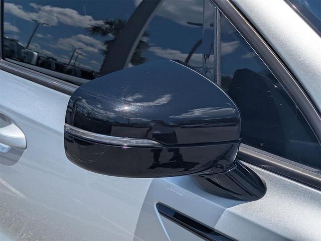 Photo of 2021 Sparkling Silver Kia Sorento