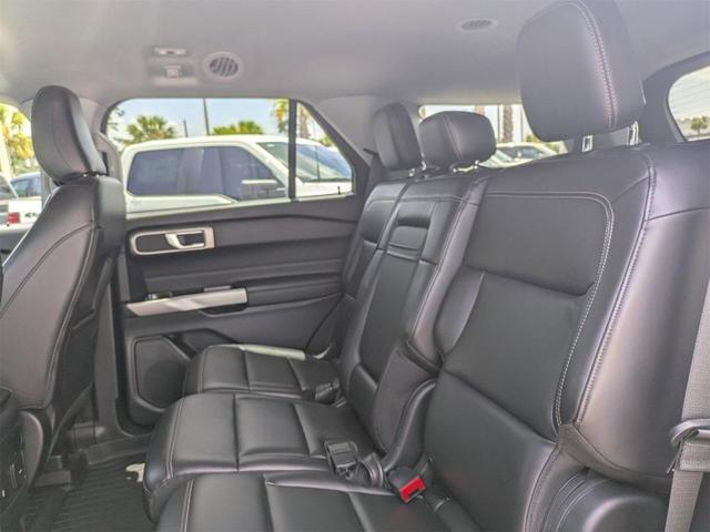 Photo of 2023 Black Metallic Ford Explorer