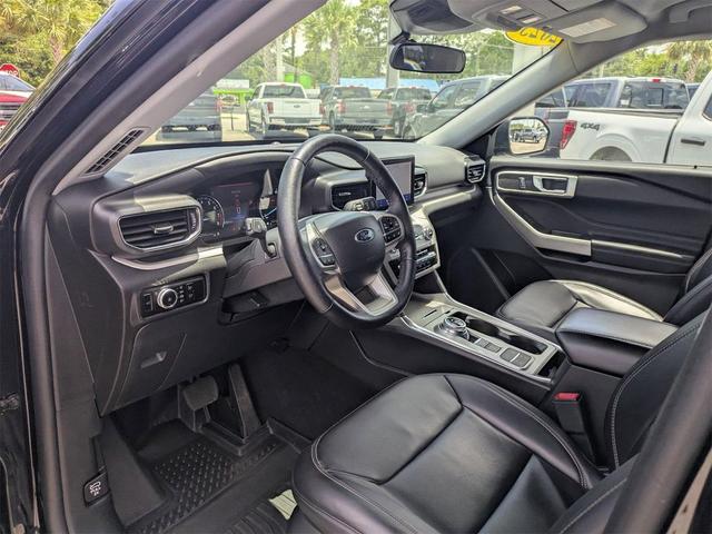 Photo of 2023 Black Metallic Ford Explorer