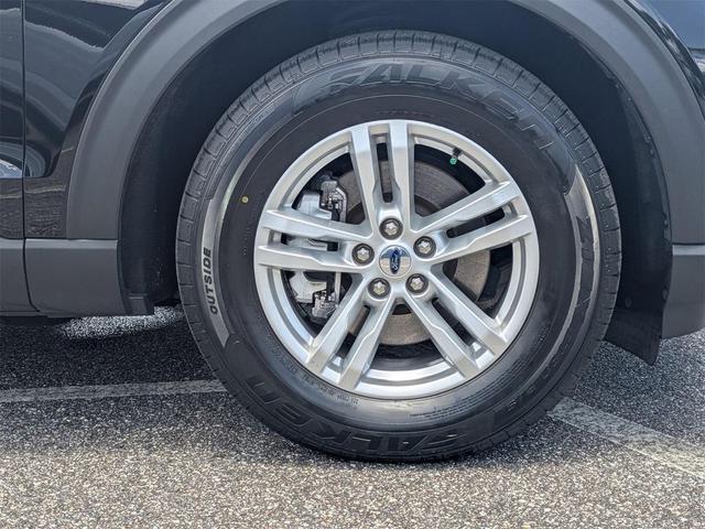 Photo of 2023 Black Metallic Ford Explorer