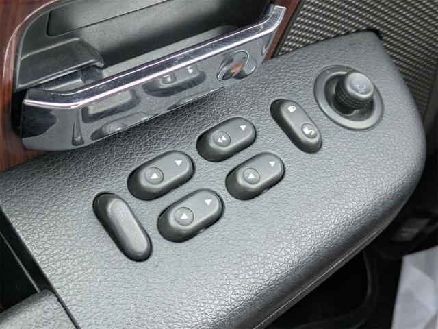 Photo of 2005 Black Ford F-150