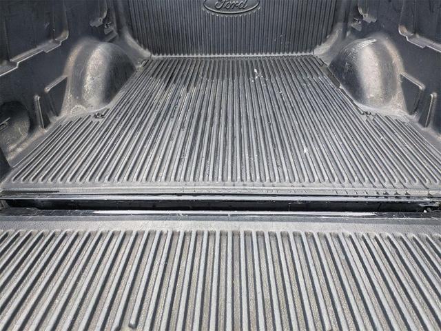 Photo of 2005 Black Ford F-150