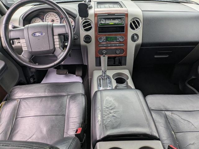 Photo of 2005 Black Ford F-150