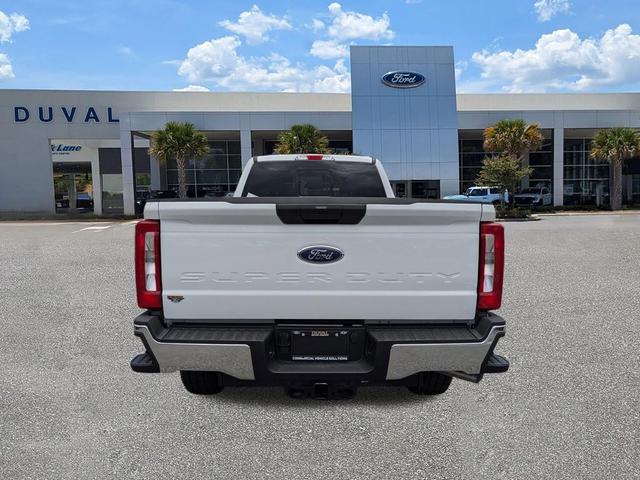 Photo of 2025 Oxford White Ford F-350