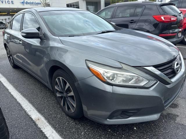 Photo of 2018 Gun Metallic Nissan Altima