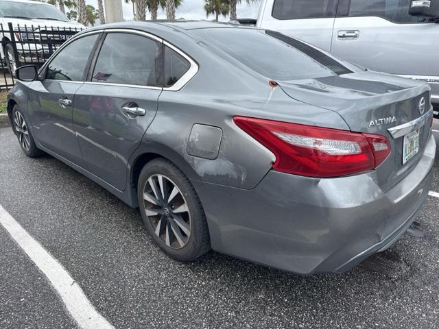 Photo of 2018 Gun Metallic Nissan Altima