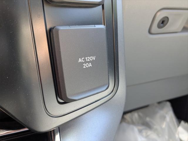 Photo of 2025 Star White Metallic Tri-Coat Ford F-150