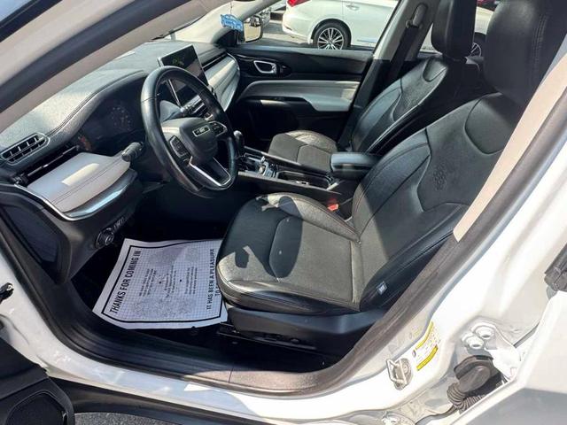 Photo of 2022 Bright White Clearcoat Jeep Compass