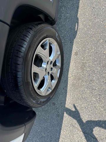 Photo of 2022 Bright White Clearcoat Jeep Compass