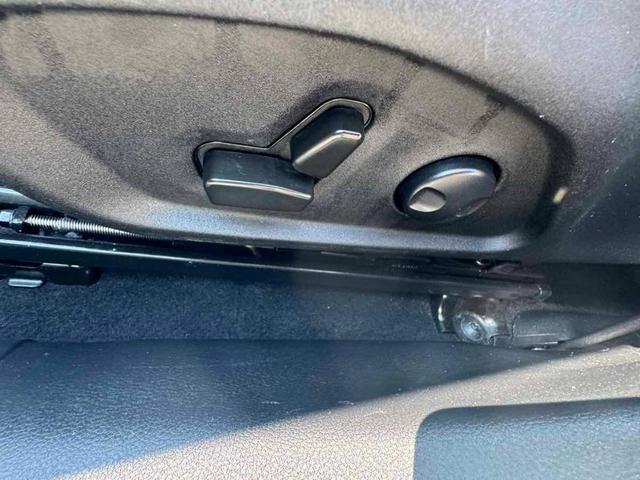 Photo of 2022 Bright White Clearcoat Jeep Compass