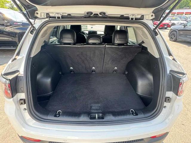 Photo of 2022 Bright White Clearcoat Jeep Compass