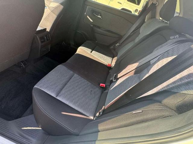 Photo of 2023 White Nissan Rogue