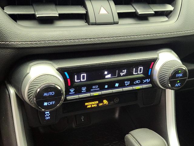 Photo of 2021 Black Toyota RAV4 Hybrid