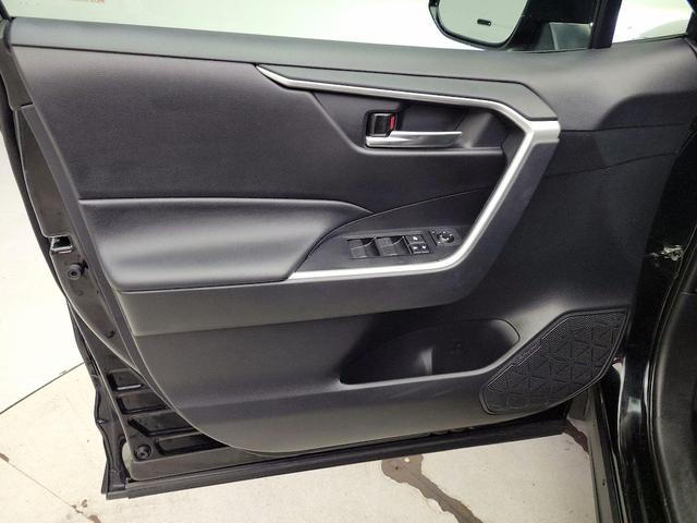 Photo of 2021 Black Toyota RAV4 Hybrid