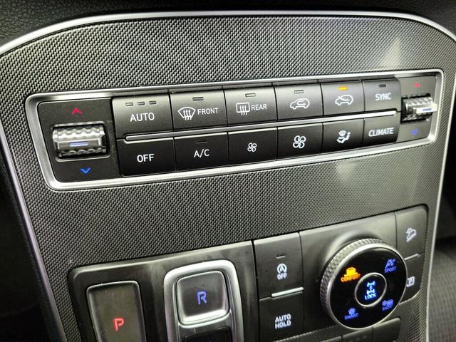 Photo of 2022 Gray Hyundai SANTA FE