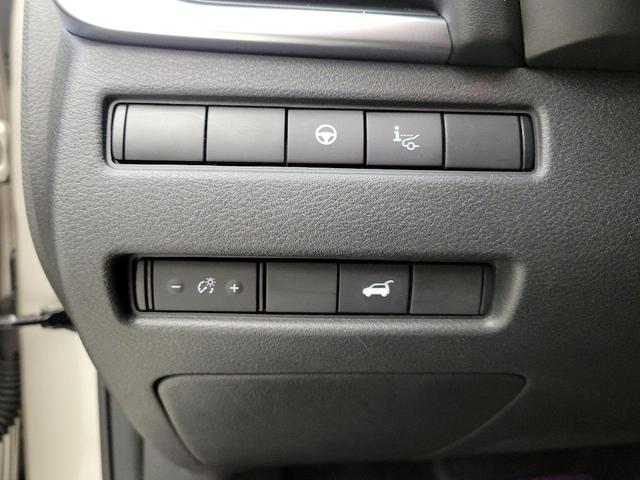 Photo of 2022 Tan Nissan Rogue