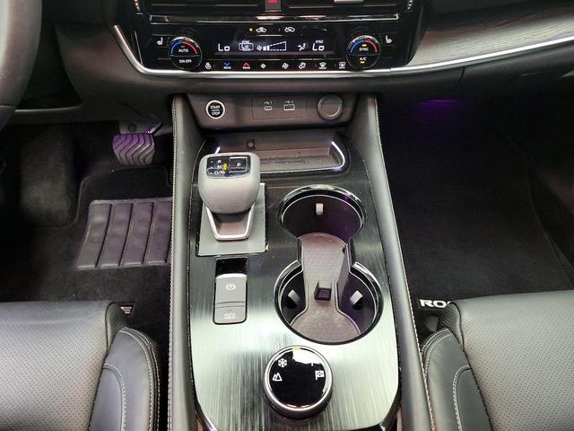 Photo of 2022 Tan Nissan Rogue