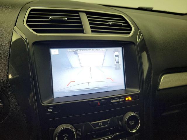 Photo of 2018 Gray Ford Explorer