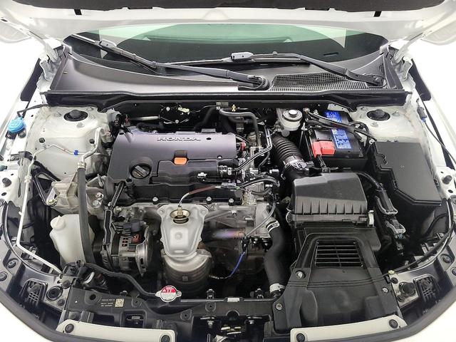 Photo of 2023 White Honda Civic