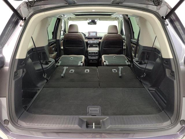 Photo of 2024 Gray Honda Pilot