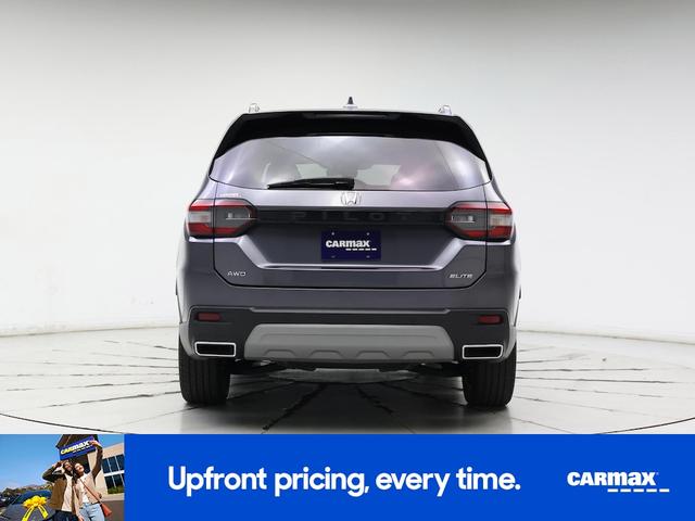Photo of 2024 Gray Honda Pilot