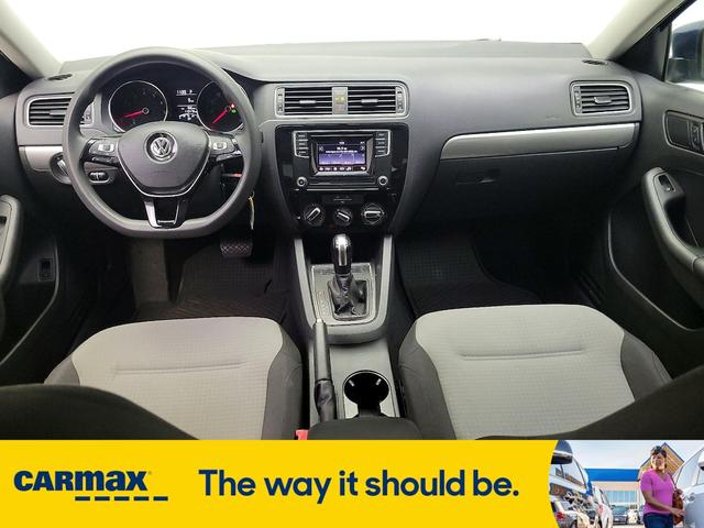 Photo of 2017 Blue Volkswagen Jetta