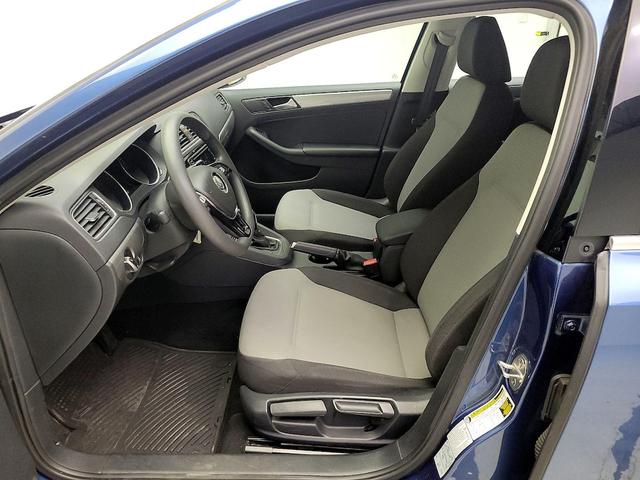 Photo of 2017 Blue Volkswagen Jetta