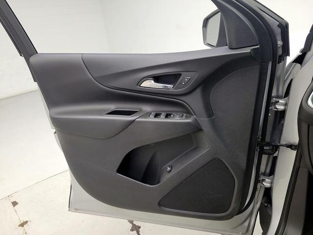 Photo of 2022 Silver Chevrolet Equinox