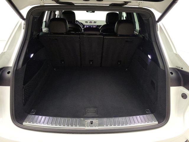Photo of 2019 White Porsche Cayenne