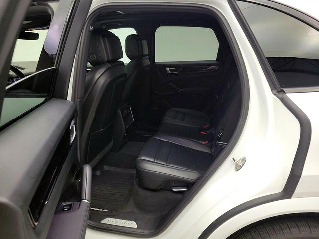 Photo of 2019 White Porsche Cayenne