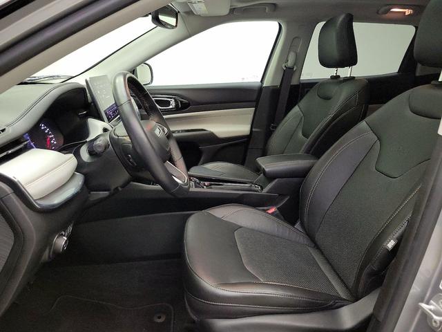 Photo of 2022 Silver Jeep Compass