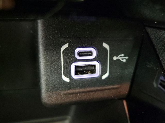 Photo of 2022 Silver Jeep Compass