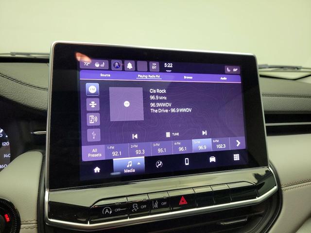 Photo of 2022 Silver Jeep Compass