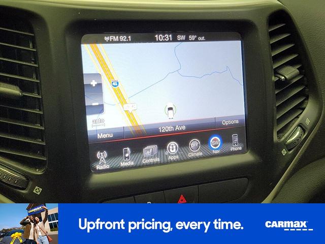 Photo of 2017 White Jeep Cherokee