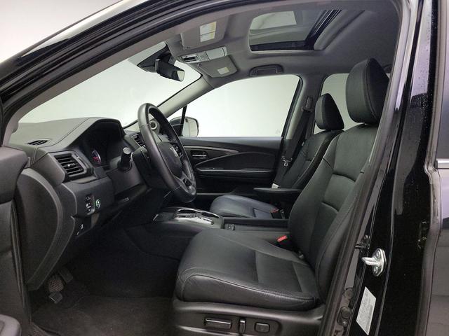 Photo of 2021 Black Honda Pilot