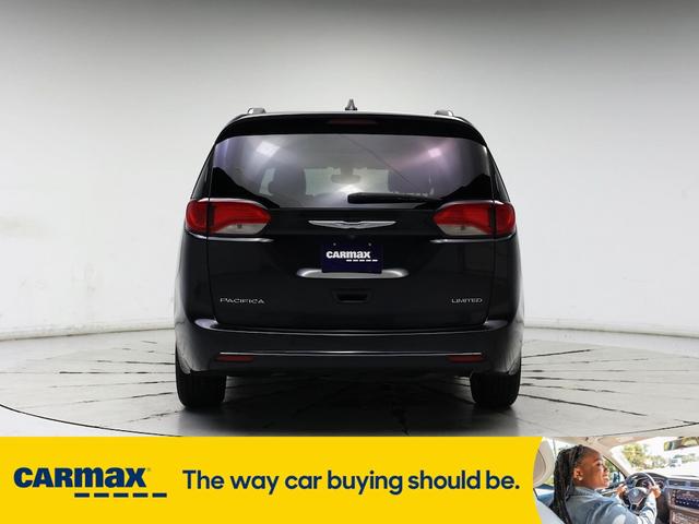 Photo of 2019 Black Chrysler Pacifica