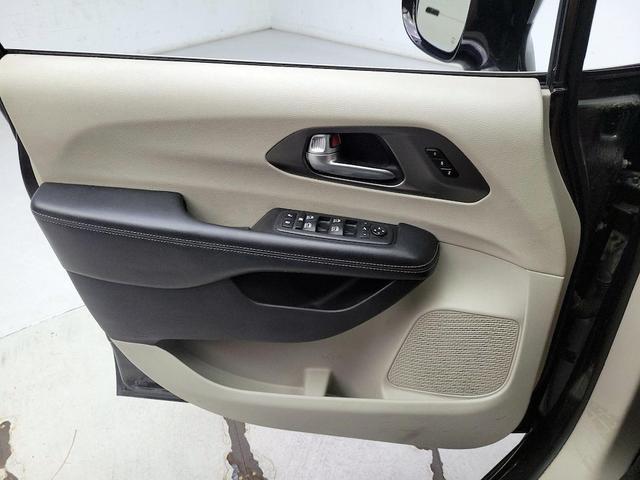 Photo of 2019 Black Chrysler Pacifica