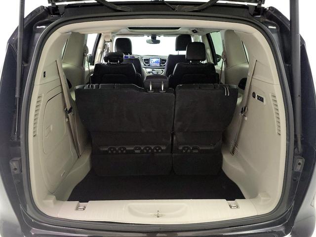 Photo of 2019 Black Chrysler Pacifica