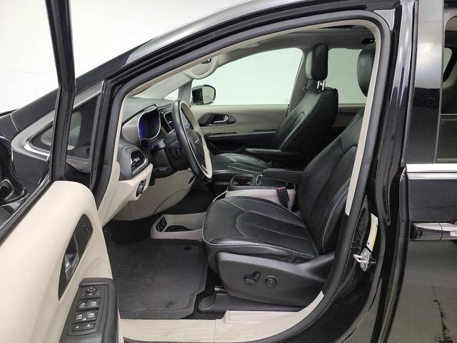 Photo of 2019 Black Chrysler Pacifica