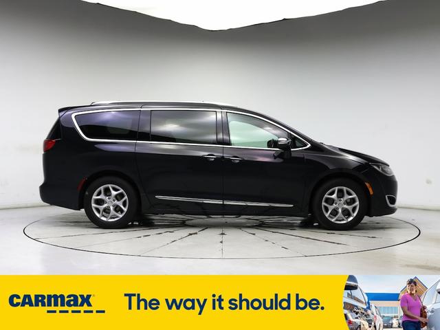 Photo of 2019 Black Chrysler Pacifica