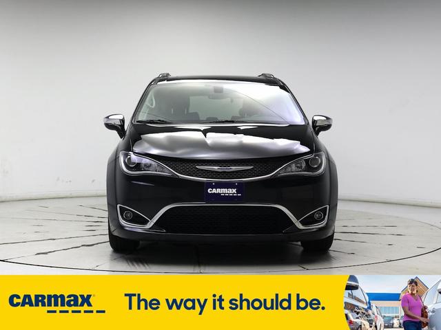 Photo of 2019 Black Chrysler Pacifica