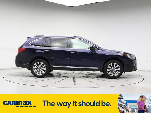 Photo of 2018 Blue Subaru Outback