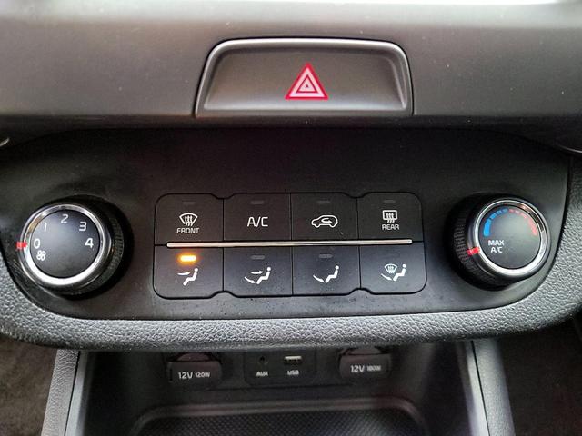 Photo of 2015 Silver Kia Sportage