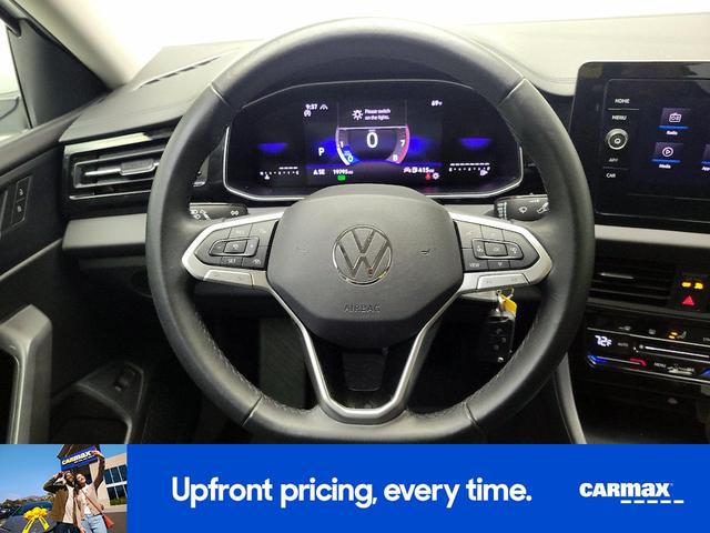 Photo of 2025 White Volkswagen Jetta