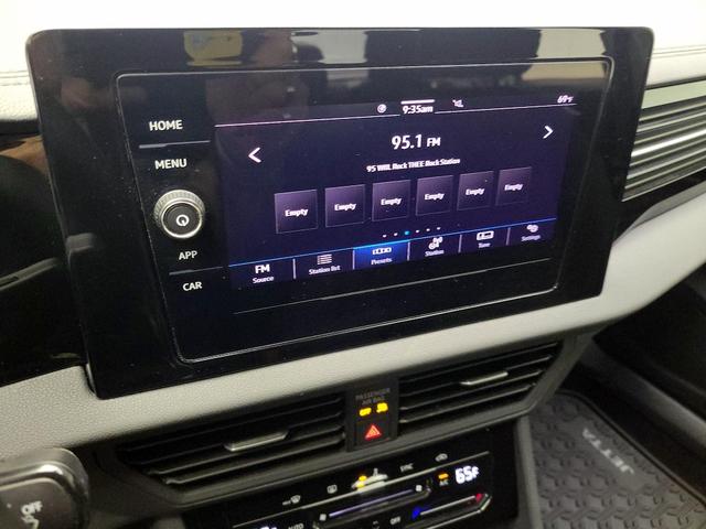 Photo of 2025 White Volkswagen Jetta