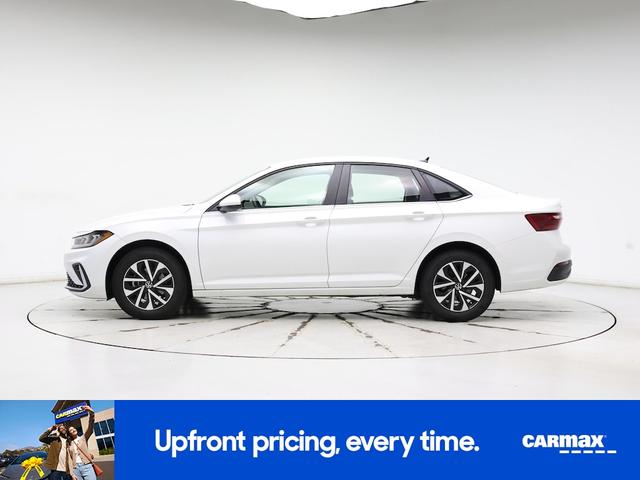 Photo of 2025 White Volkswagen Jetta
