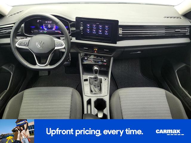 Photo of 2025 White Volkswagen Jetta