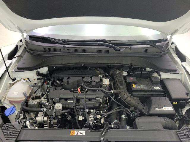 Photo of 2023 White Hyundai KONA