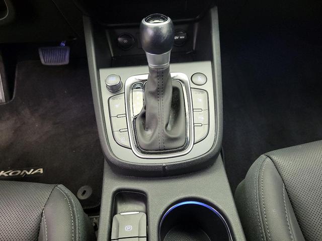 Photo of 2023 White Hyundai KONA