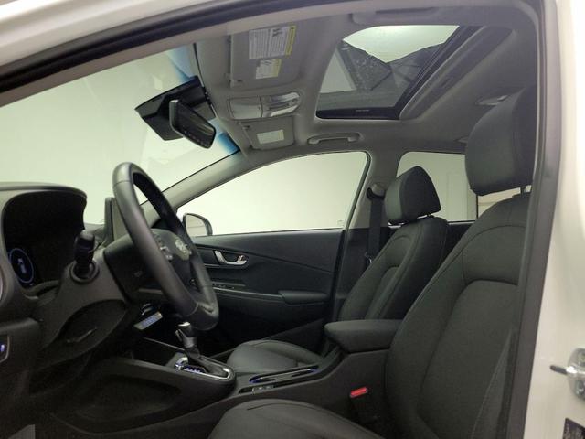 Photo of 2023 White Hyundai KONA